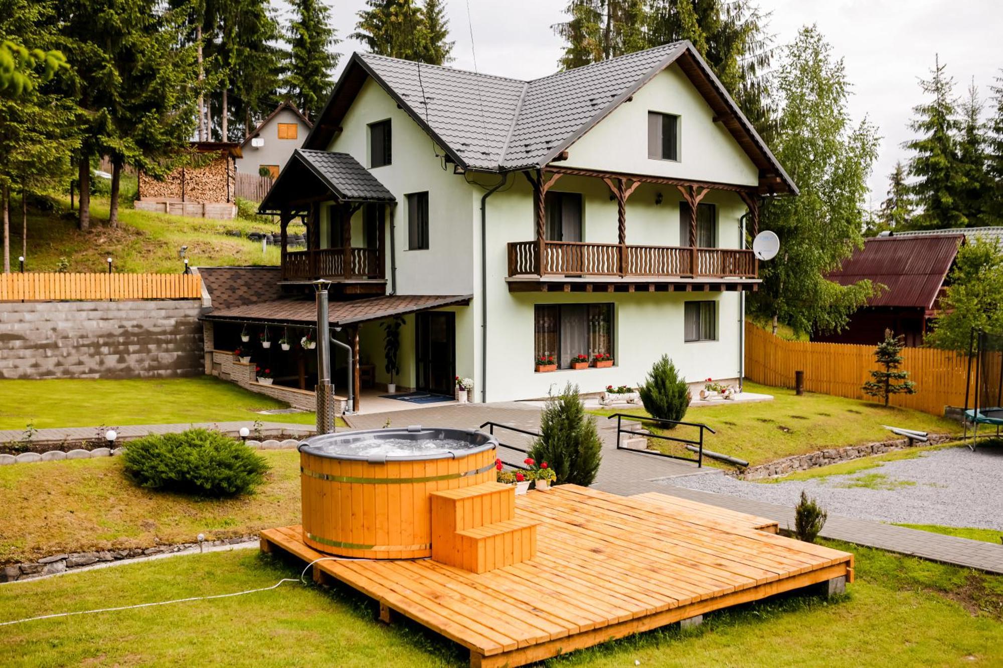 Casa Tudor Topliţa エクステリア 写真