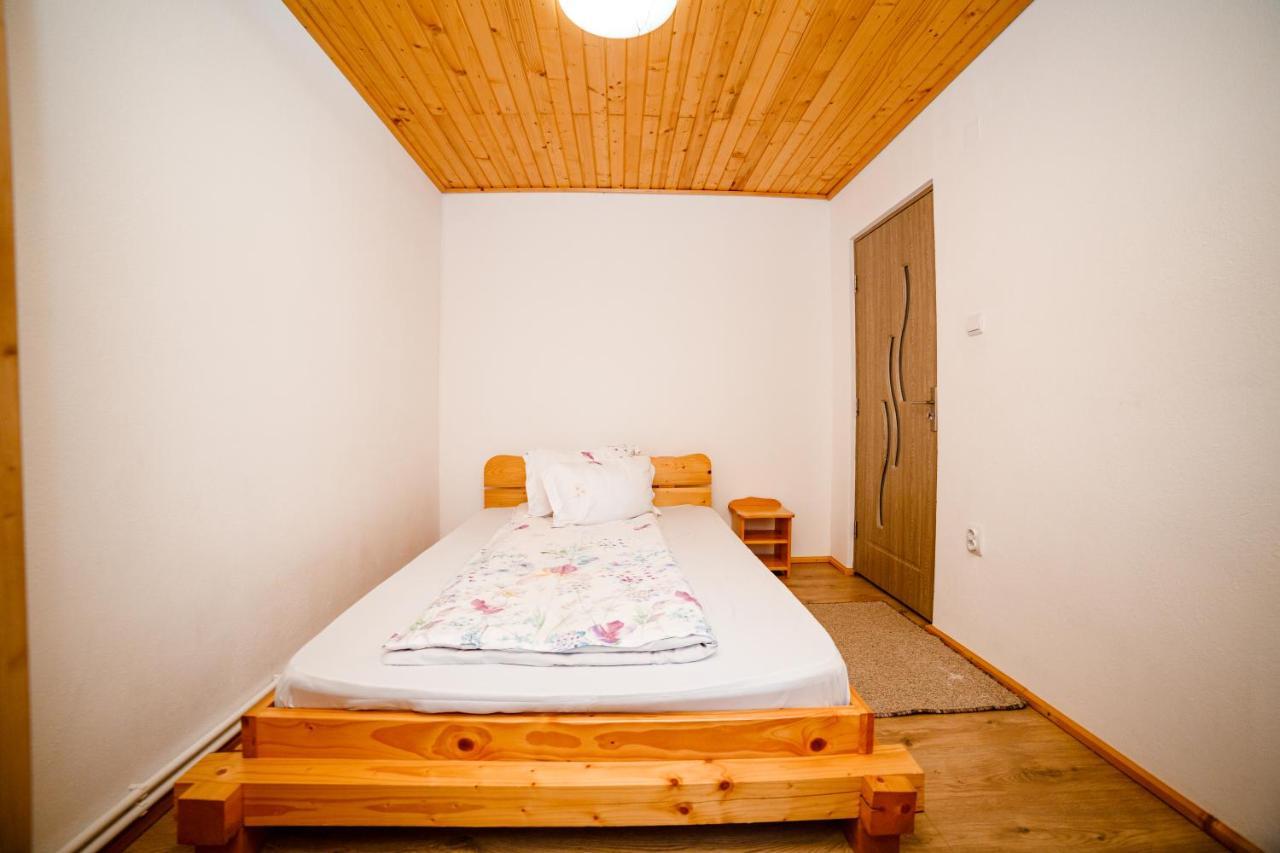 Casa Tudor Topliţa エクステリア 写真